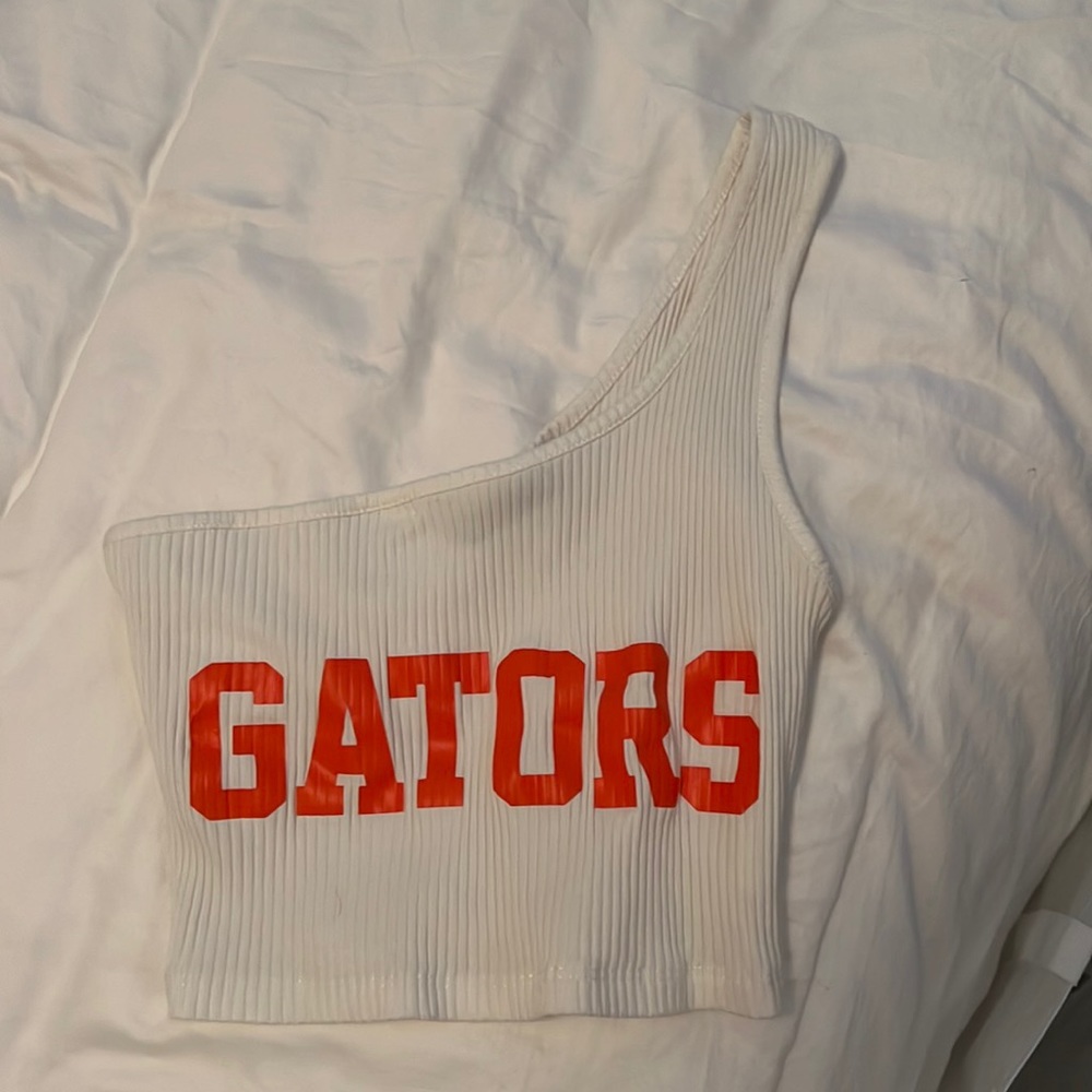 One sleeve gator crop top